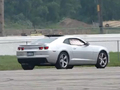 [vidéo] Les airbags latéraux de sa Chevrolet Camaro pètent pendant qu'il drifte