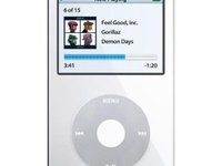 Plug & Drive: La prise iPod se généralise.