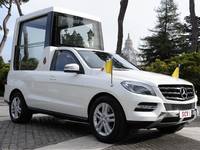Encore une nouvelle Papamobile