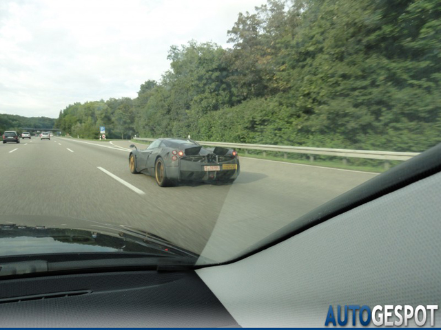 [ Topic Unique ] - Les voitures de rêve et supercar S0-Spyshot-un-aerofrein-impressionnant-sur-la-Pagani-C-61274.jpg