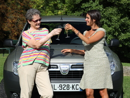Nos drôles de dames testent le Dacia Duster