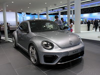 En direct du salon de Francfort 2011 - Vidéo - VW Beetle R Concept : la Coccinelle montre les dents