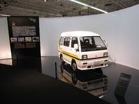 En direct du Mondial de Paris / L' Exposition «L’Incroyable Collection II» : le Mitsubishi Minicab EV