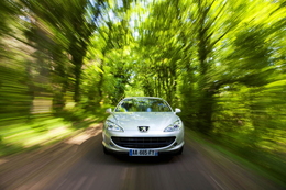 Peugeot-lance-la-voiture-la-plus-puissante-de-son-histoire-le-Coupe-407-V6-HDI-FAP-241-ch-33304.jpg