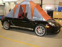 Un peu de camping en Porsche Boxster Spyder