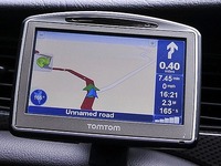 Mené tout droit dans un lac de barrage par son GPS