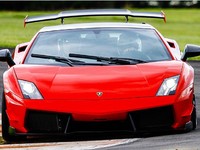 RENM Performance colle 700 chevaux à la Gallardo Super Trofeo Stradale