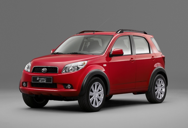 D COMPACT 4X4, 3 4 AVANT, ROUGE