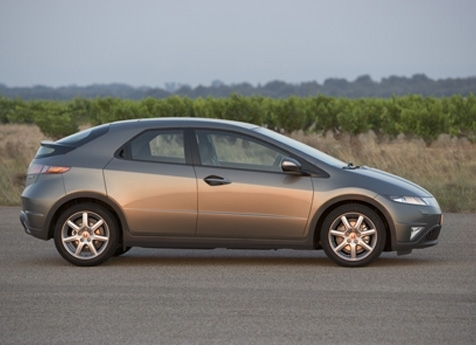 http://images.caradisiac.com/photo/3/8/4/5/33845/S7-CIVIC-PROFIL-photo38637-33845.jpg