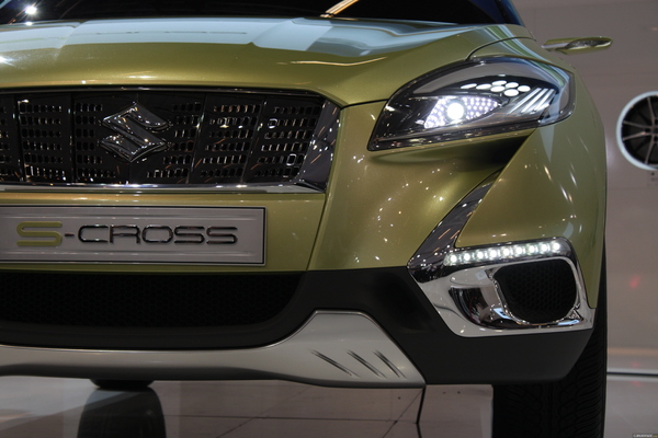 Photo Suzuki S-cross Concept 