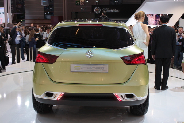 Photo Suzuki S-cross Concept 