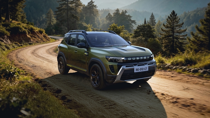 Renault avait lancé la commercialisation du Duster en Inde dès 2012, et y aurait écoulé plus de 200 000 exemplaires depuis.