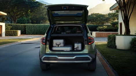Le volume de coffre s’établit à 518 litres (comme chez Dacia, logiquement). Seul regret pour la modularité, une banquette rabattable en deux parties et non trois.