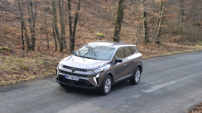 Le Renault Symbioz, la coqueluche des SUV urbains rencontre un rival de poids : le Citroën C3 Aircross 