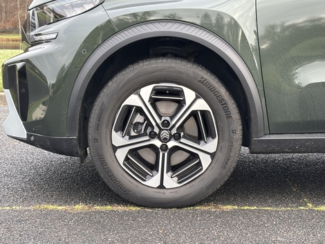 Le Renault Symbioz, la coqueluche des SUV urbains rencontre un rival de poids : le Citroën C3 Aircross 