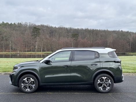 Le C3 Aircross met en avant son côté SUV. C'est moins le cas avec le Symbioz.