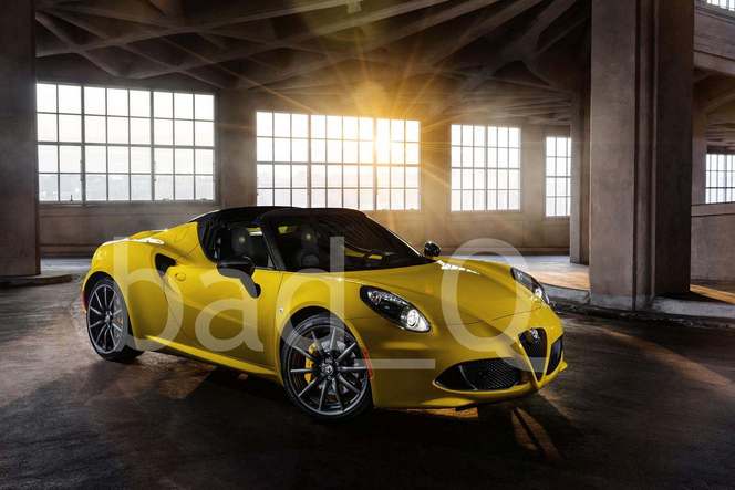 Les images officielles de l'Alfa Romeo 4C Spider fuitent sur la toile