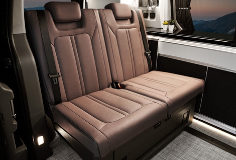 La banquette de deuxième rangée se transforme…