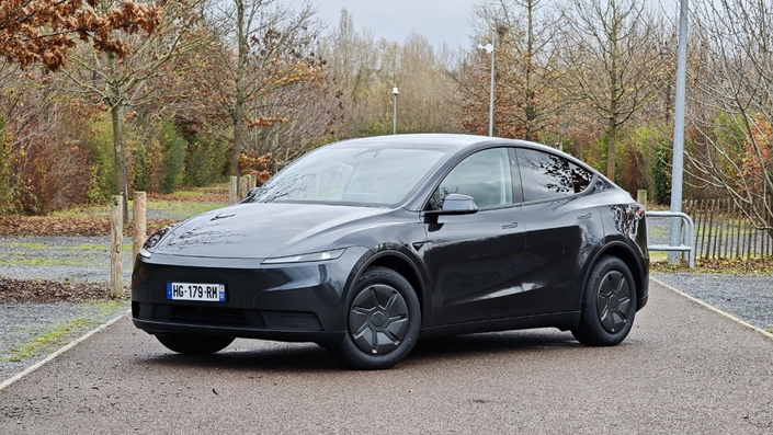 Le Tesla Model Y (ici une version d'entrée de gamme "Standard", reste le VE le plus vendu en Europe en 2025.