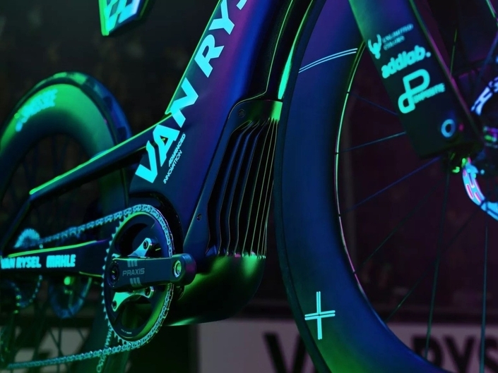 Avec le Van Rysel FTP², Decathlon a créé un vélo électrique aussi rapide qu’une R5 électrique !