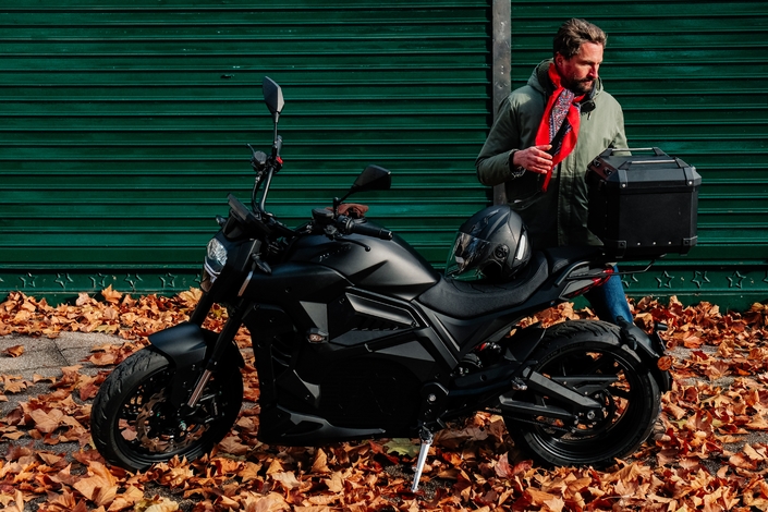 Le roadster électrique chinois Alrendo TS Bravo revient avec une troisième génération qui monte en gamme