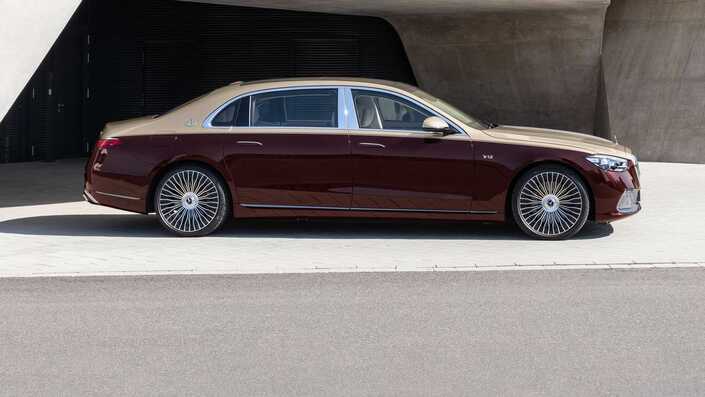 Mercedes lance sa nouvelle Maybach en France, en V12