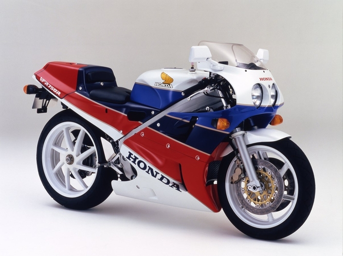 La Honda VFR750R est une icône des années quatre-vingt et 90.