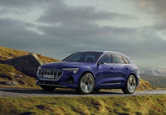 Audi e-tron quattro : version S line et plus d'autonomie