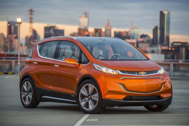 Detroit 2015 : Chevrolet lève le voile sur un concept de citadine branchée capable de rouler 320 kilomètres