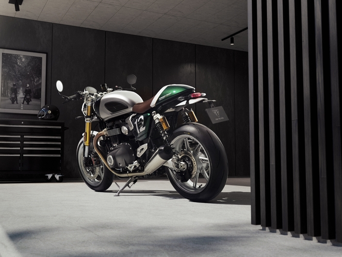 La Triumph Speed Twin 1200 se fait Café Racer avec une édition limitée à 800 exemplaires dans le monde
