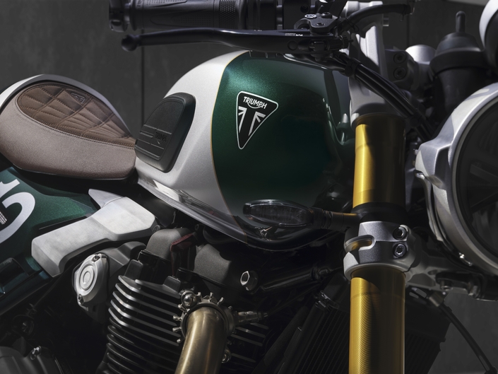 La Triumph Speed Twin 1200 se fait Café Racer avec une édition limitée à 800 exemplaires dans le monde