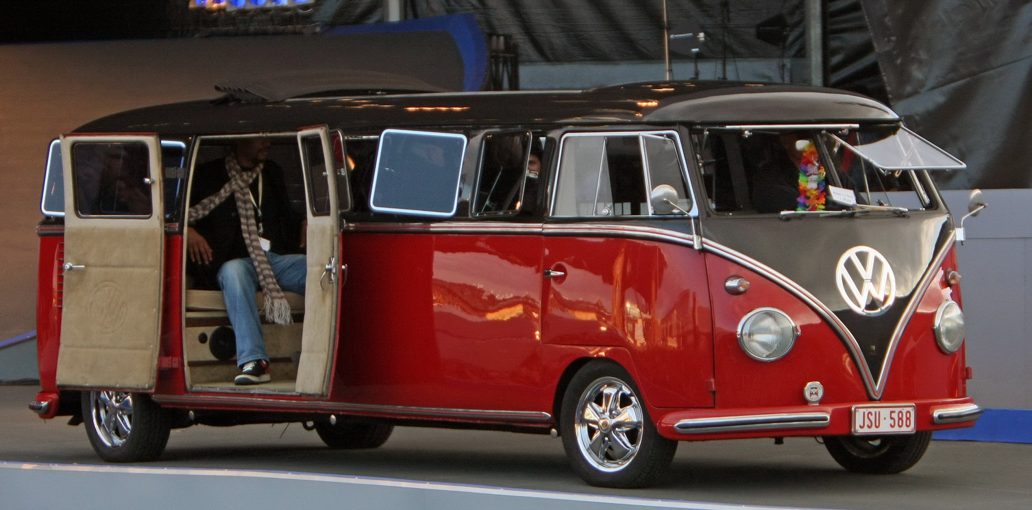 Une Volkswagen Combi Limousine