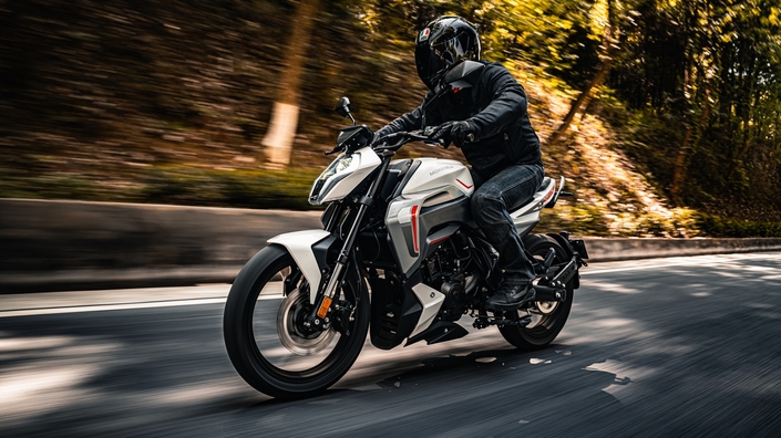 Un nouveau petit roadster 125 cm3 au look sportif arrive chez Morbidelli à moins de 3 000 euros