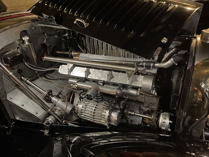 Un moteur de Bugatti, ici un 8-cylindres de Type 55, c'est aussi une œuvre d'art !