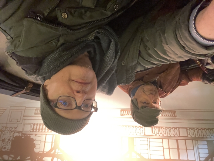 Votre serviteur et Rémy, qui l'emmènera très chaleureusement affronter la froidure de l'hiver parisien dans sa Bugatti Type 40.