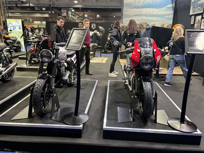 Sur le stand Triumph à Rétromobile, pas une ancienne mais la gamme actuelle