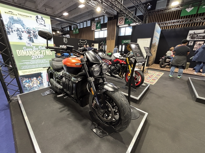 Sur le stand Triumph à Rétromobile, pas une ancienne mais la gamme actuelle