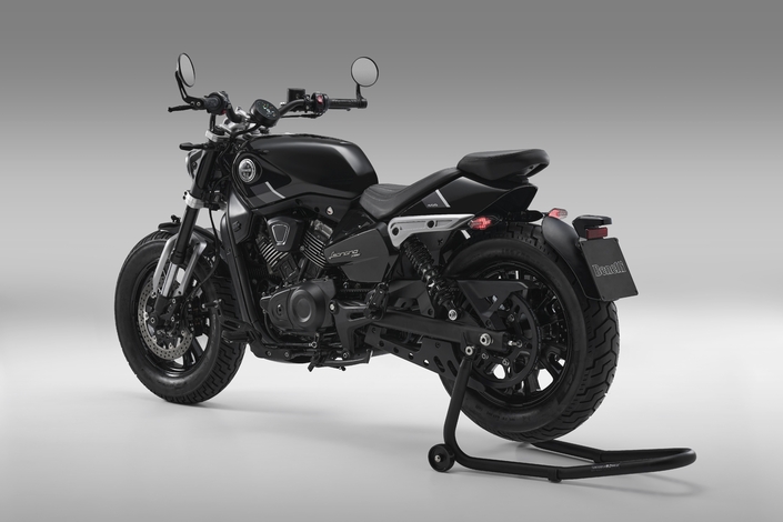 La Benelli Leoncino Bobber 400 et son V-Twin arrivent enfin en France à partir de 5 999 €