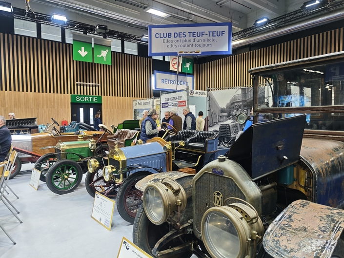 Le Club des Teuf-Teuf a amené ses plus beaux spécimens à Rétromobile.