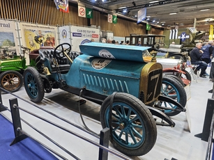 Cette Dexter développait déjà 37 ch en 1927. Pas mal !