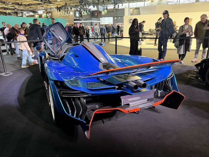 L’échappement arrière est vraiment spectaculaire.