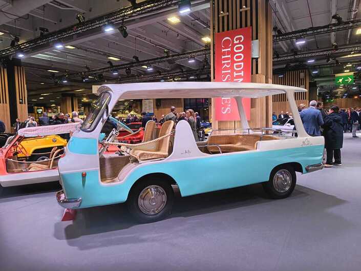 Fiat Spaggietta : le van de plage revu par Ghia en 1962.