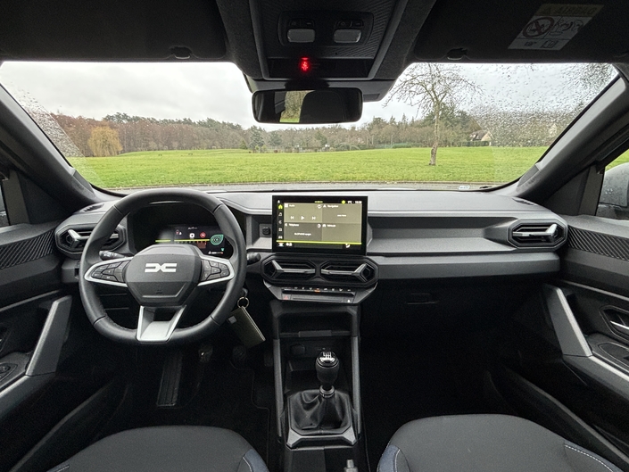 La planche de bord est agréable, même si les plastiques sont durs.