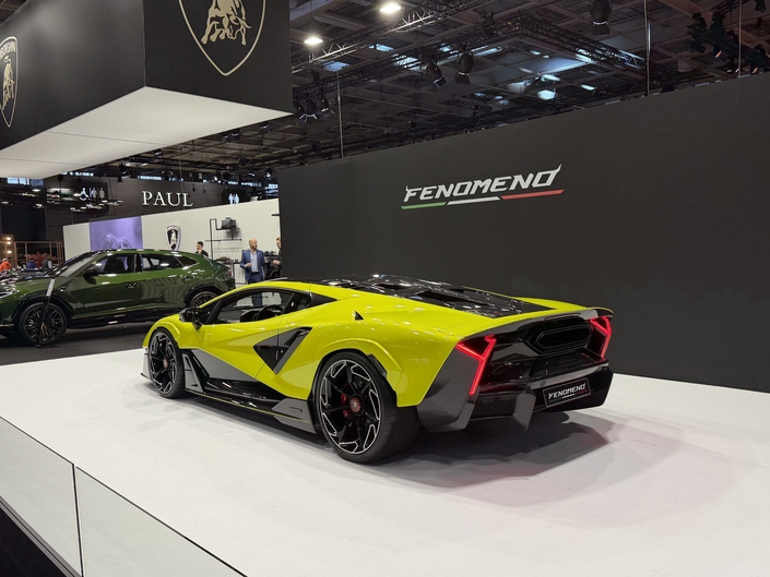 La Lamborghini Fenomeno est l’une des attractions du salon.