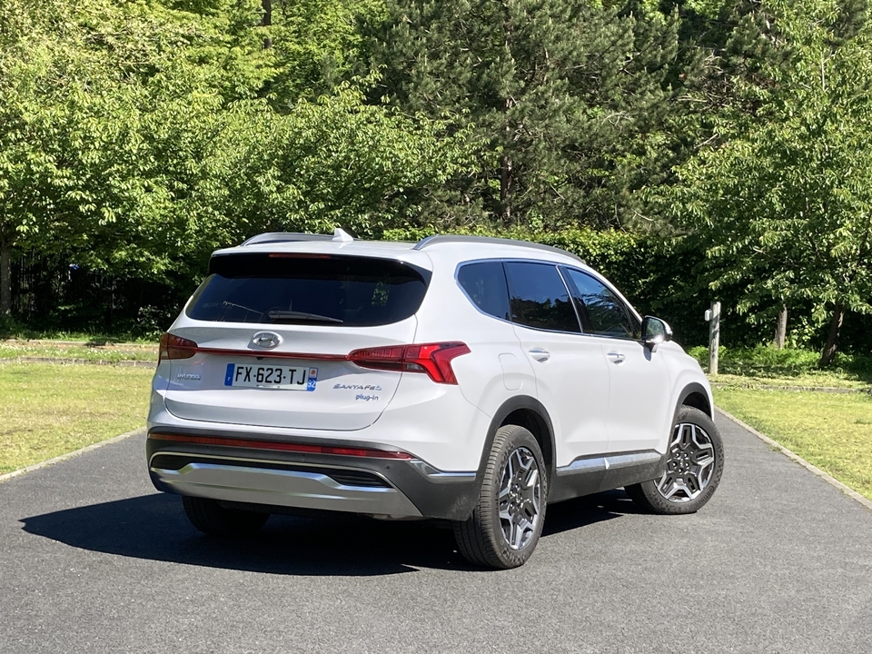Hyundai Santa Fe PHEV (2021) La concurrence, le bilan global, tous les tarifs Hyundai Santa Fe PHEV (2021) La concurrence, le bilan global, tous les tarifs