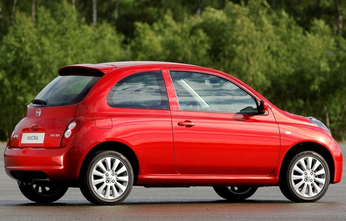 La Nissan Micra 160 SR bénéficie d'une présentation gentiment sportive, avec ses boucliers et jantes de 16 spécifiques.