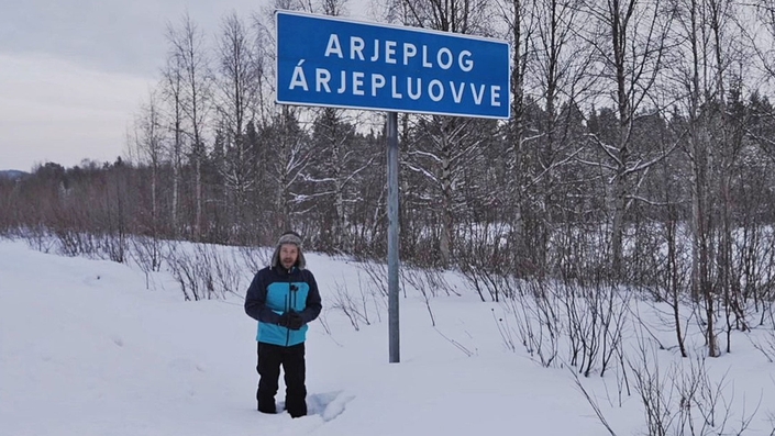 Notre reporter, les pieds bien enfoncés dans la neige, a suivi les essais des constructeurs. Bravant le froid, il nous rapporte des images exclusives, de ces essais qui sont menés en grand secret du côté d’Arjeplog.