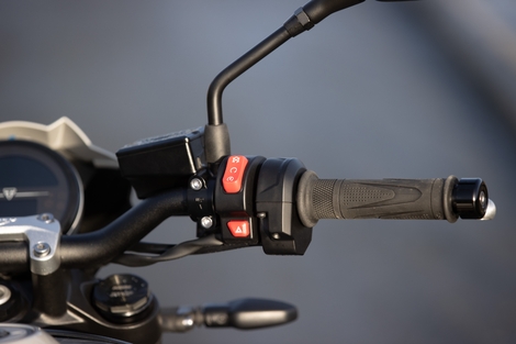 La Triumph Trident 800, ça, c'est un roadster !