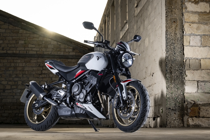 La Triumph Trident 800, ça, c'est un roadster !