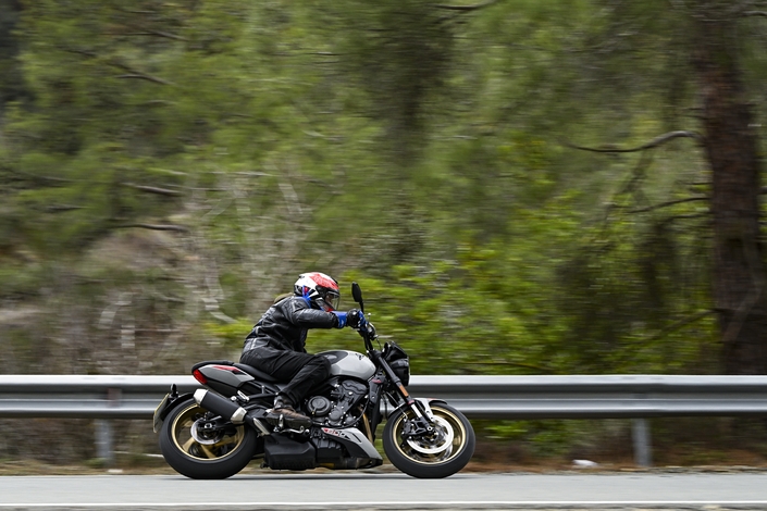 La Triumph Trident 800, ça, c'est un roadster !